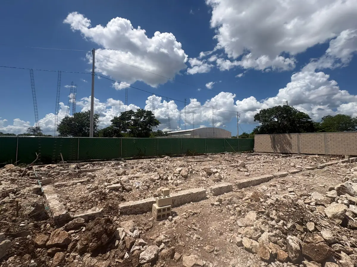 Avance de obra de Estudio Cien: cimentación de la primera etapa en el terreno de Mérida, Yucatán